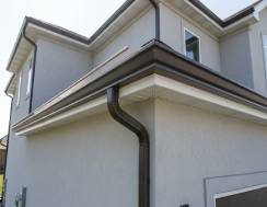 Seamless gutter video preview